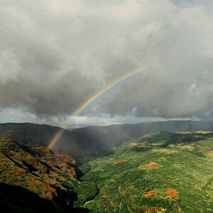 Hawaii rainbow mountains