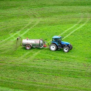fertilizer spreading agriculuture